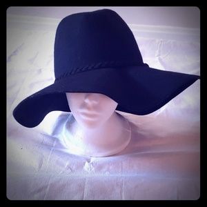 Free Press floppy hat